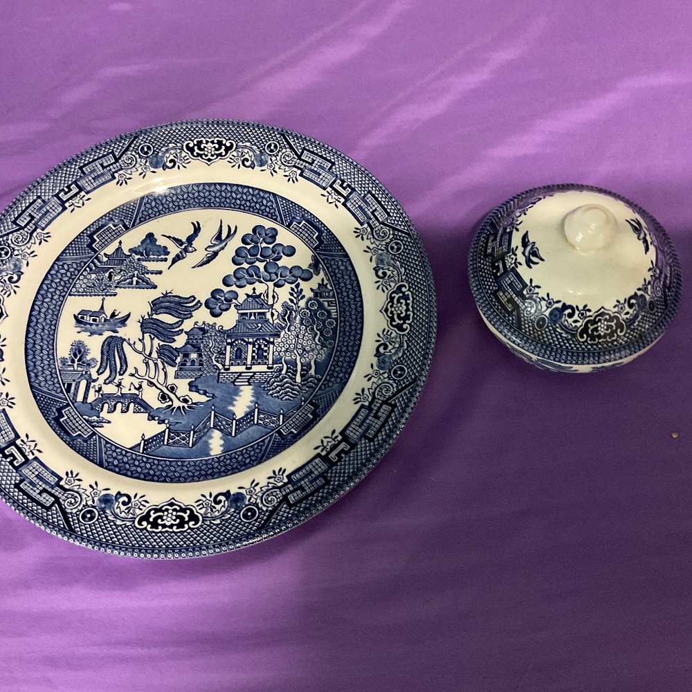 Willow  10” plate and 4” x 4” sugar bowl with lid.  H160